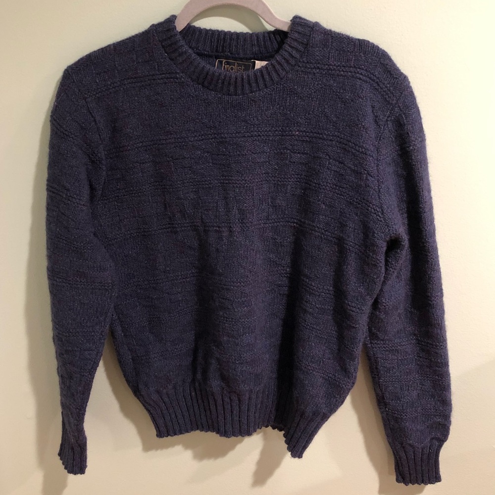 Finalist blue vintage men’s sweater. Size Medium.